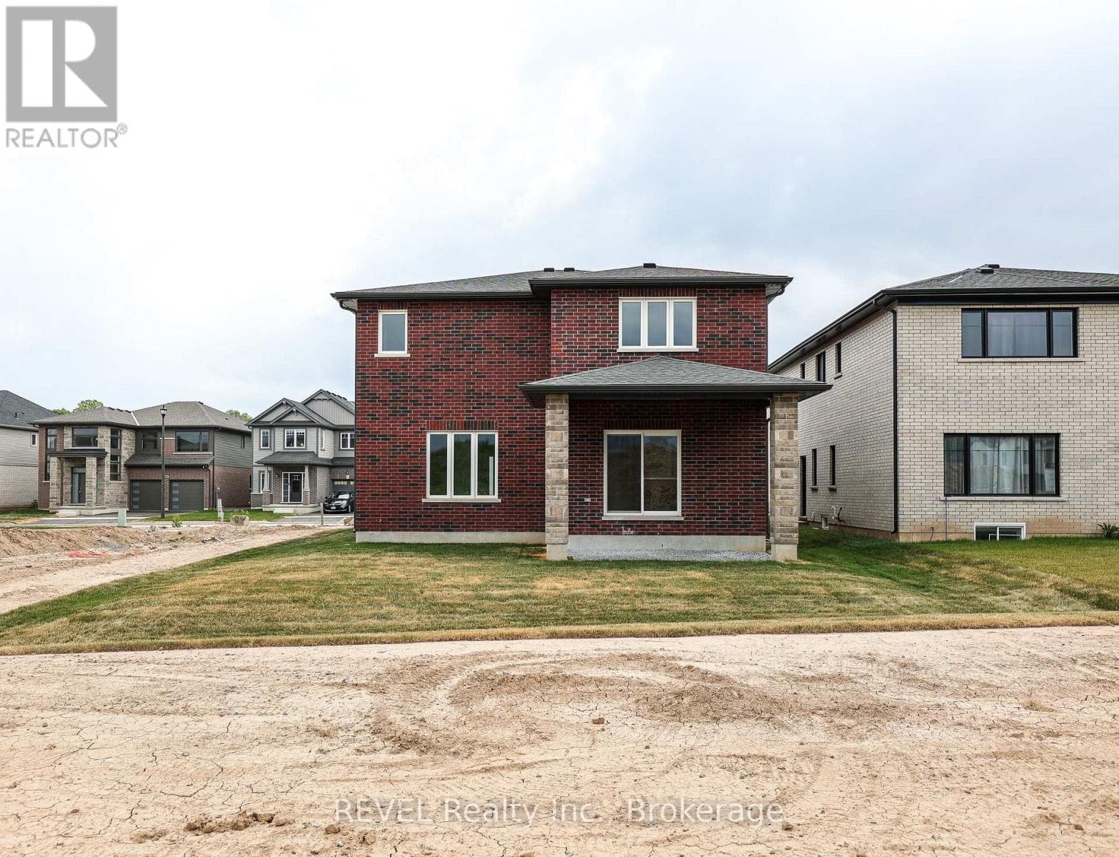 111 ACACIA ROAD photo 3
