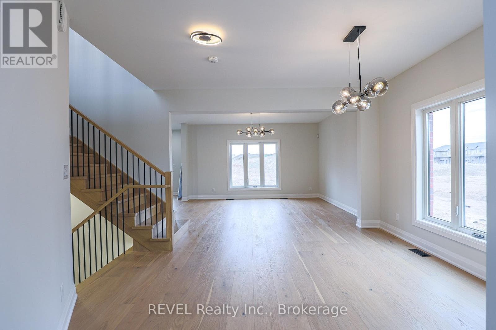 111 ACACIA ROAD photo 5