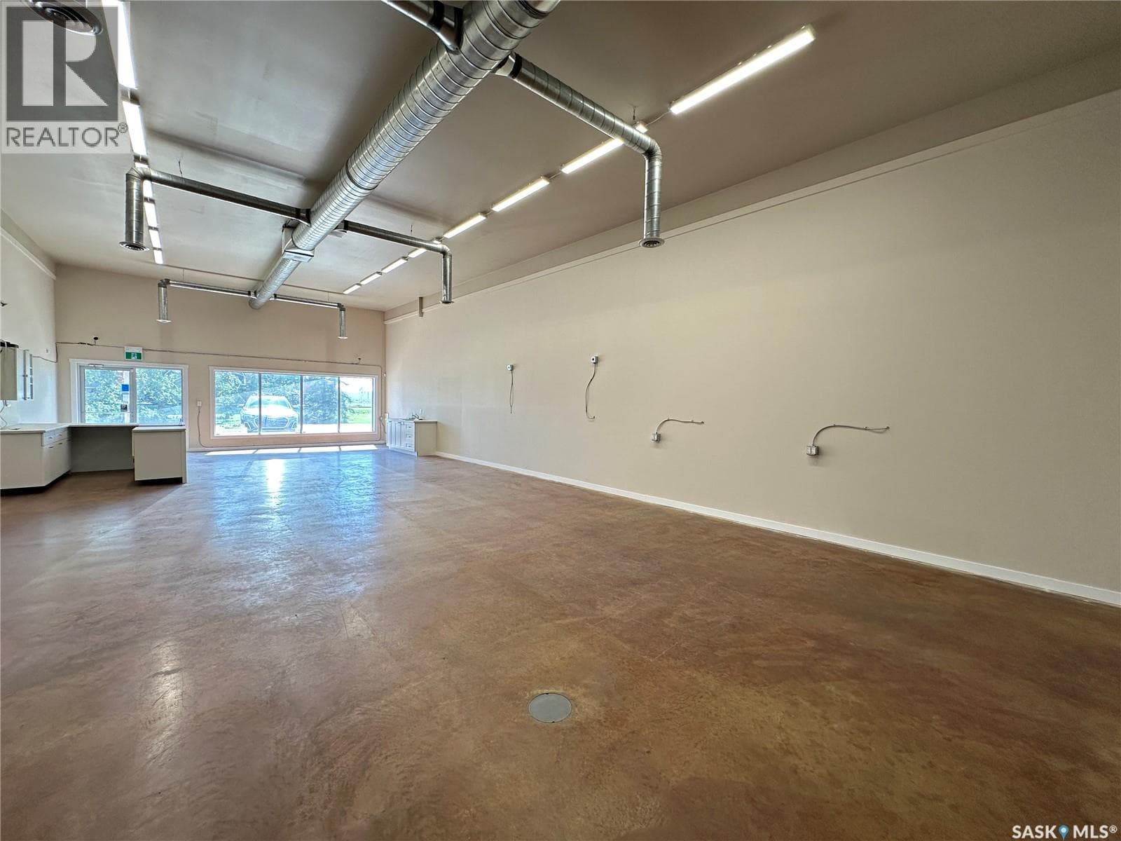5 403 Main STREET — photo 4