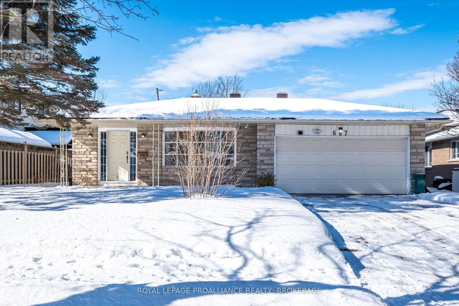 687 HARROW PLACE photo 2