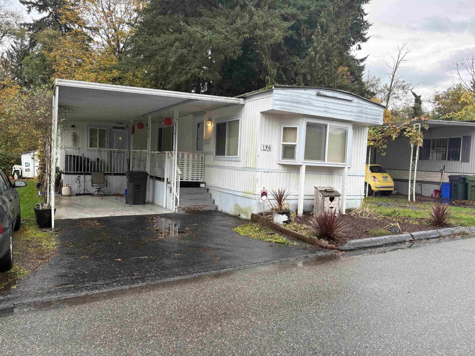 2 bed 1 bath single family at 136 7790 KING GEORGE BOULEVARD — $143,000