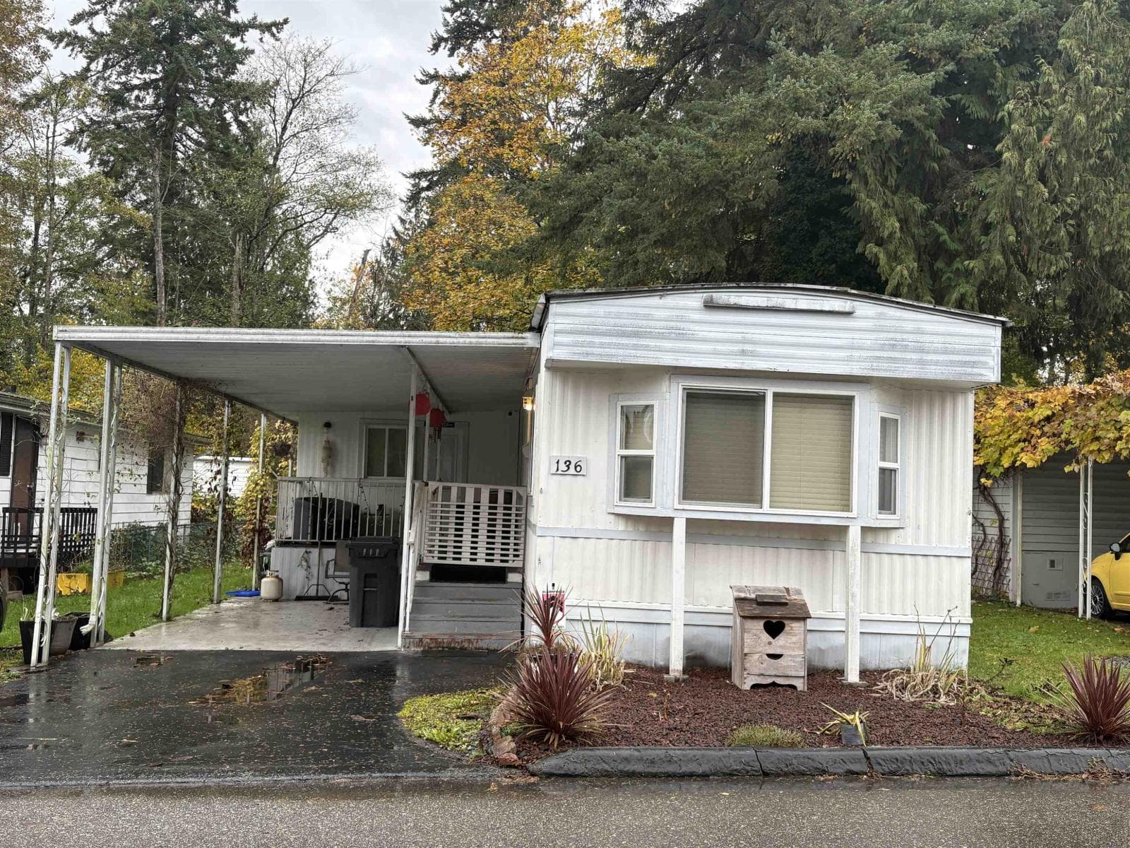 136 7790 KING GEORGE BOULEVARD photo 3