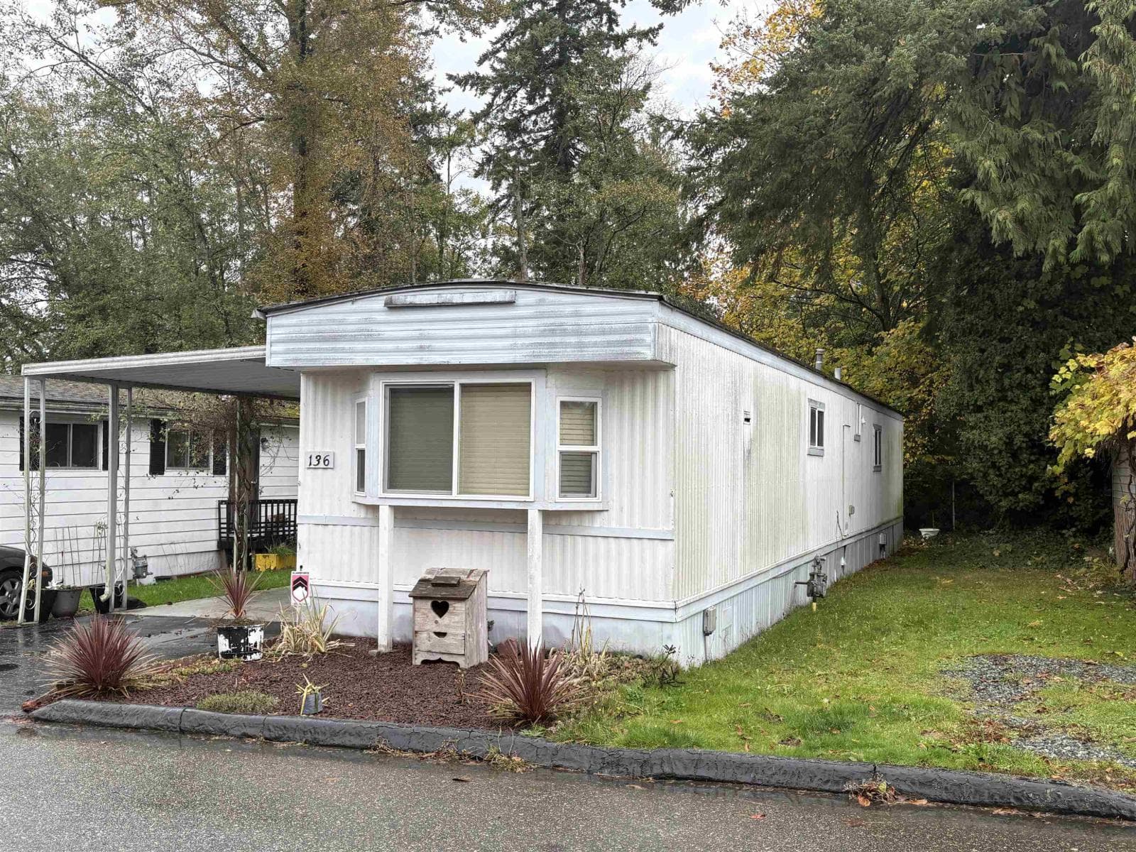 136 7790 KING GEORGE BOULEVARD photo 4