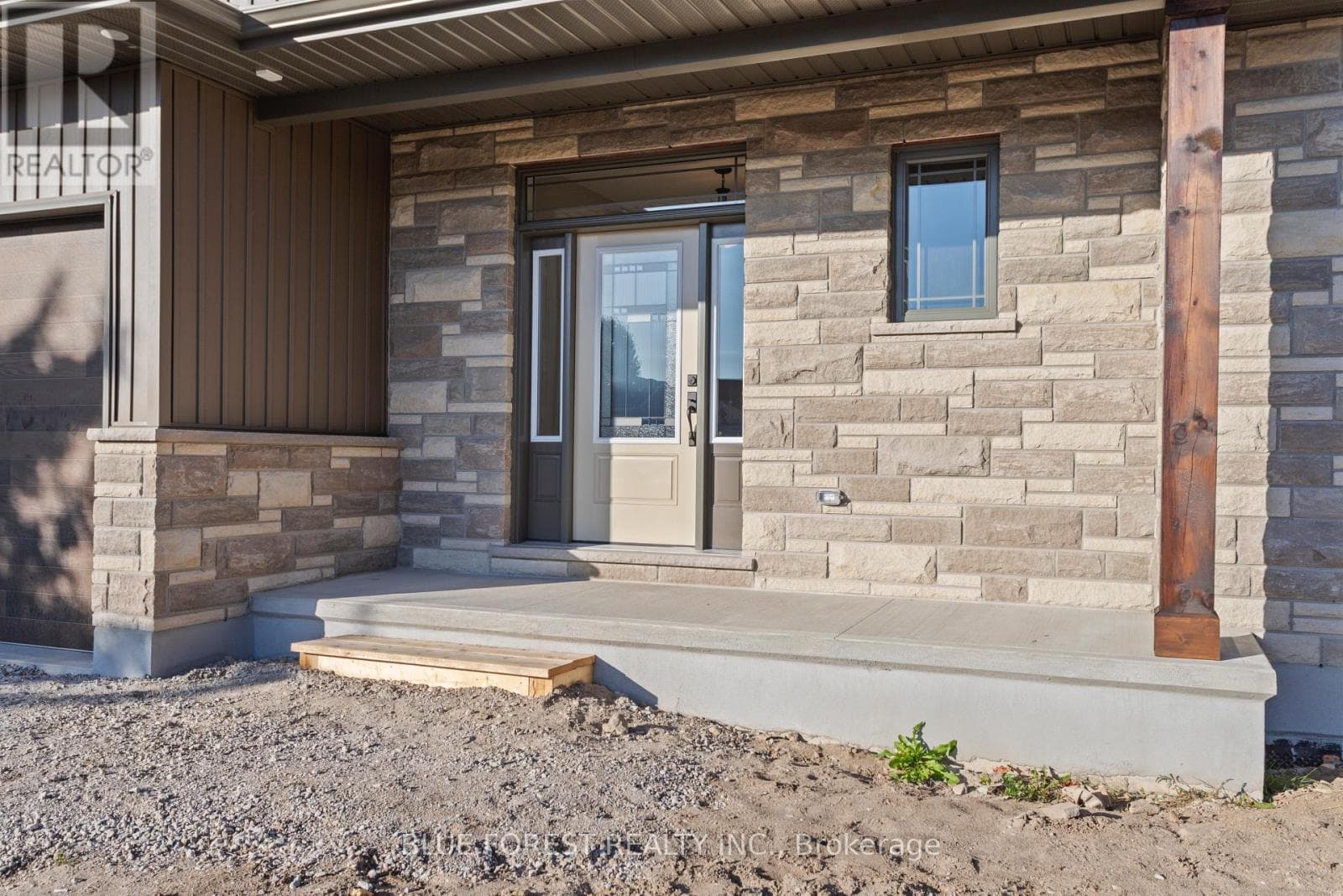 218 SNYDERS AVENUE photo 2