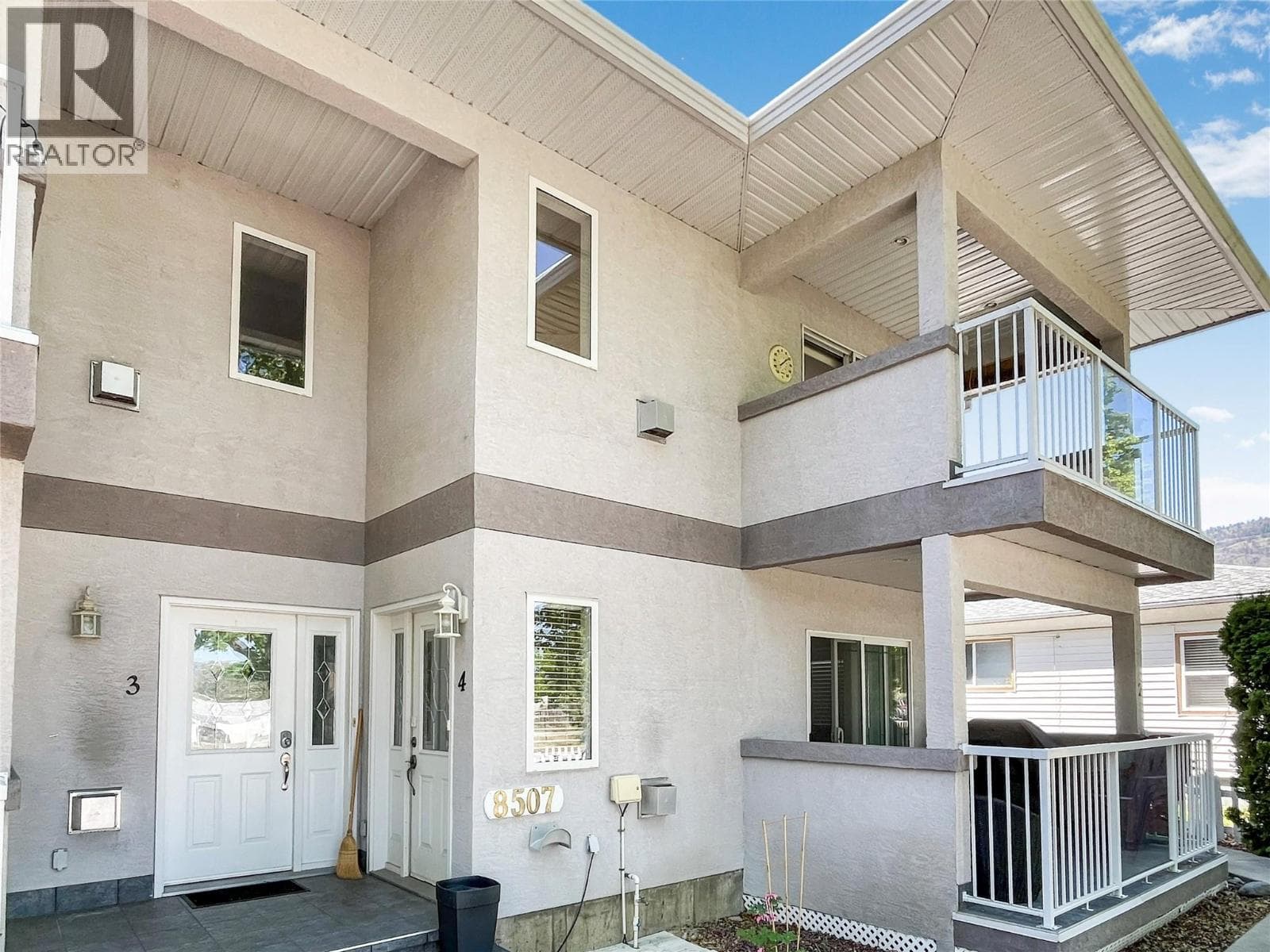 4 8507 70th Avenue photo 2