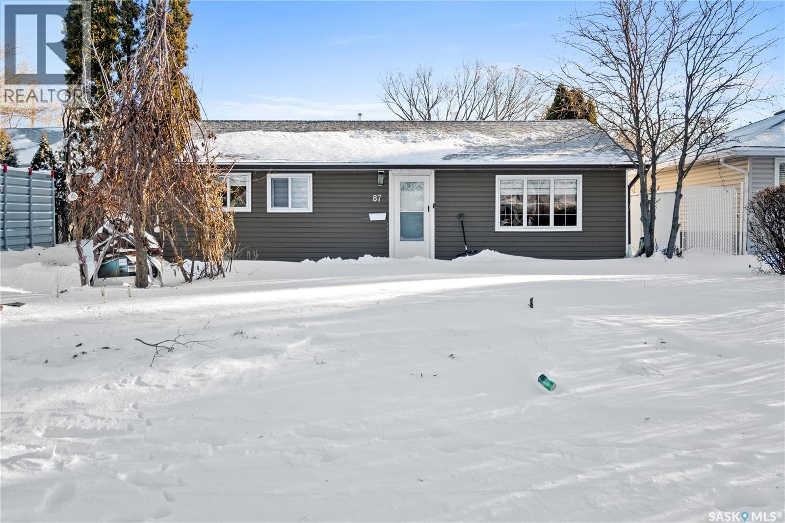 87 Robinson CRESCENT