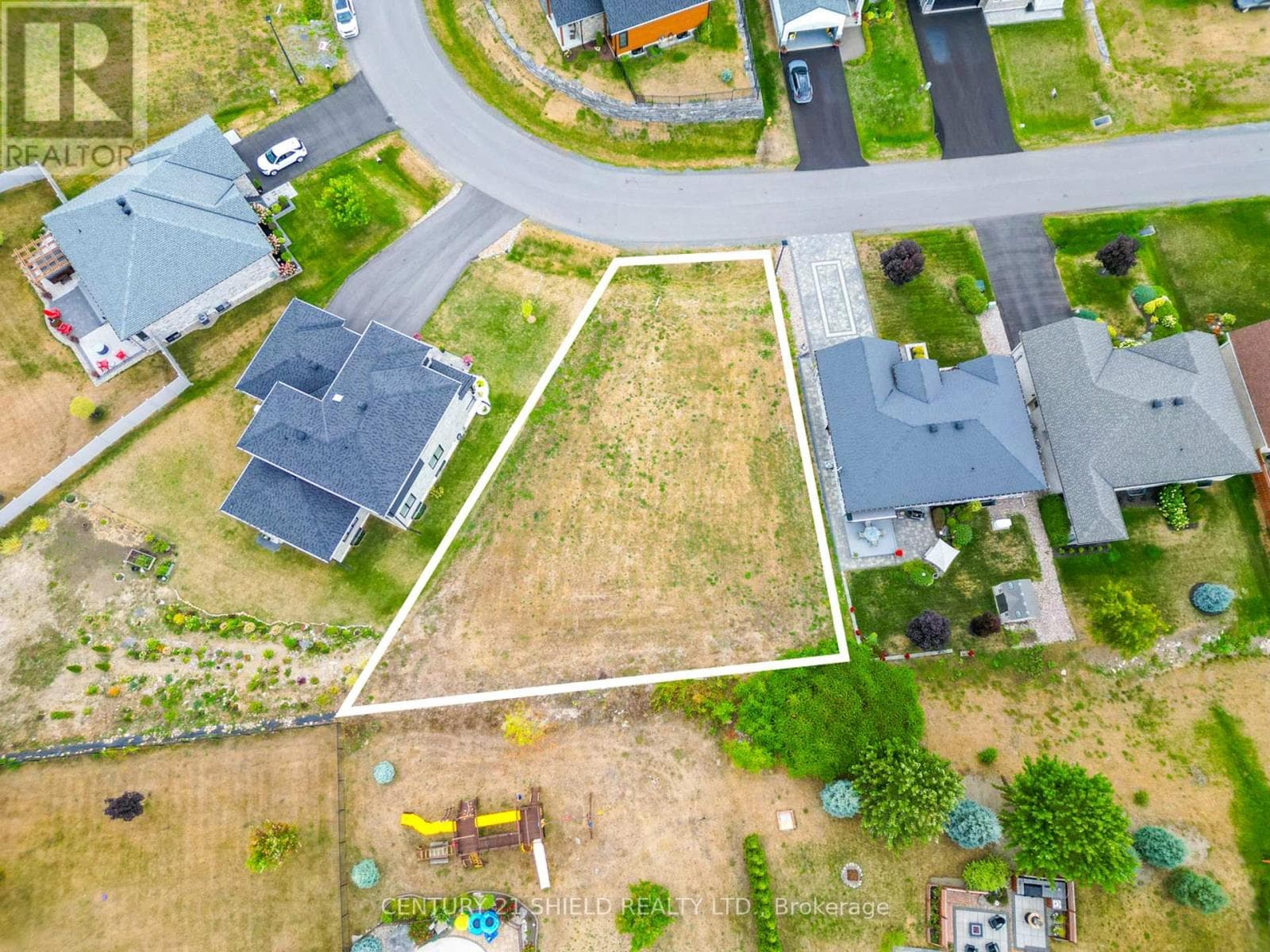 7 MATTHEW KIERAN CRESCENT photo 2