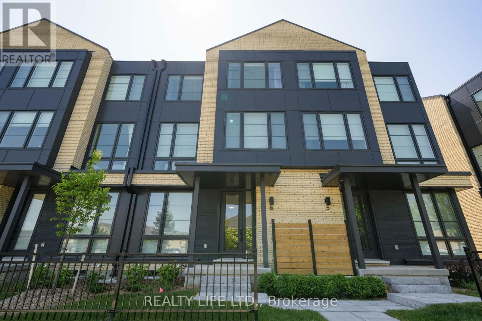 4 bed 4 bath single family at 6 - 2273 TURNBERRY ROAD — $1,499,900