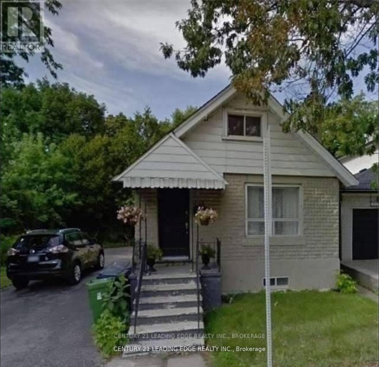 6 bed 2 bath single family at 360A LAWRENCE AVENUE W — $900,000
