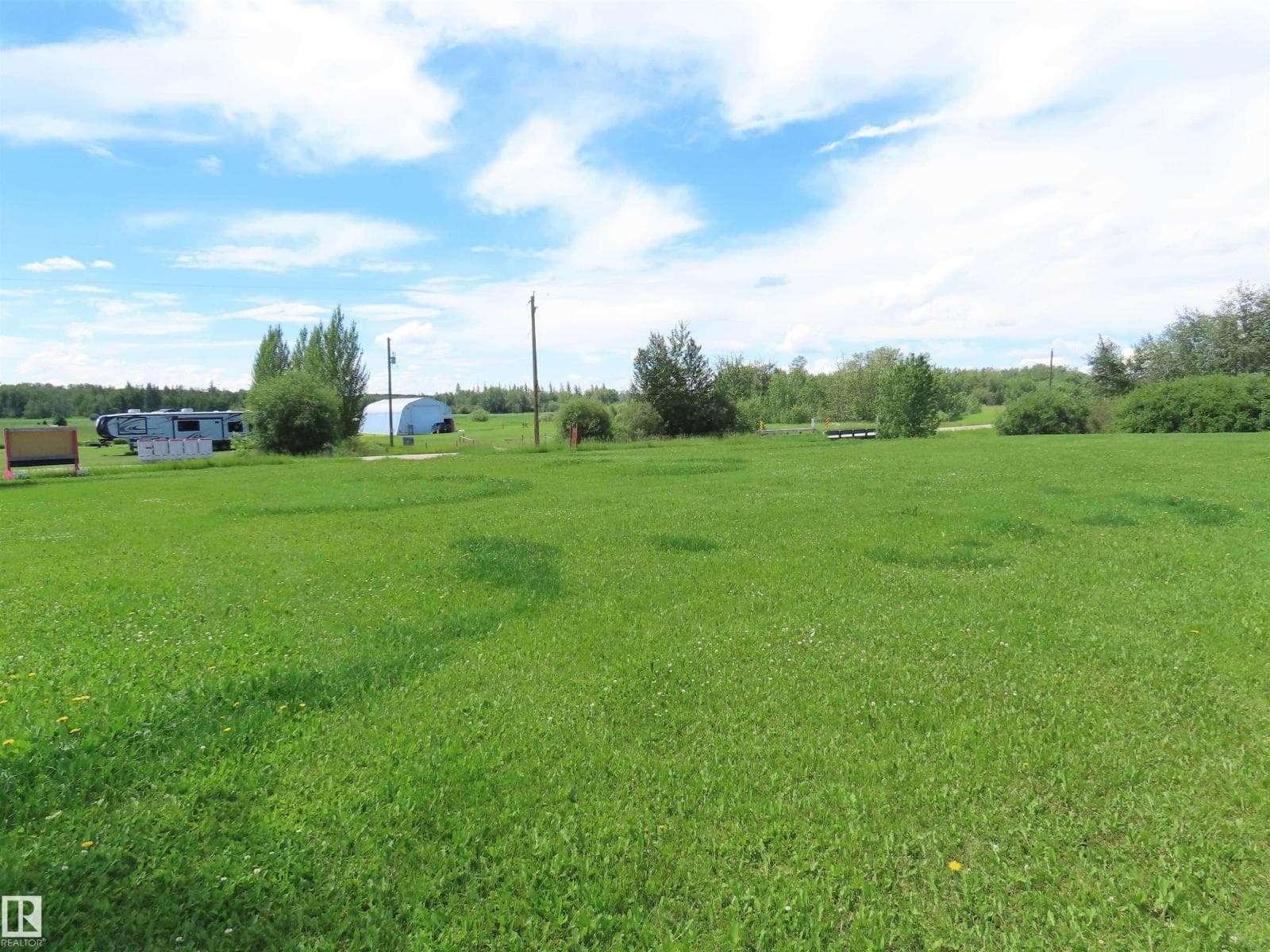 #202 3510 STE. ANNE TR