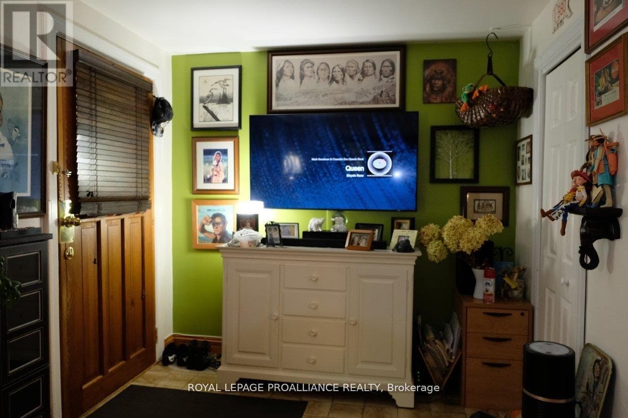 527 FRONT STREET photo 5