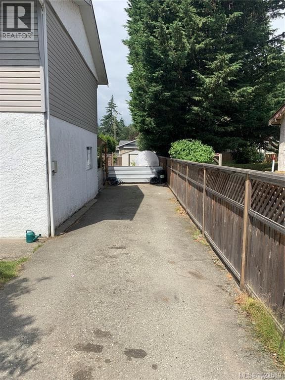 2832 Jacklin Rd photo 5