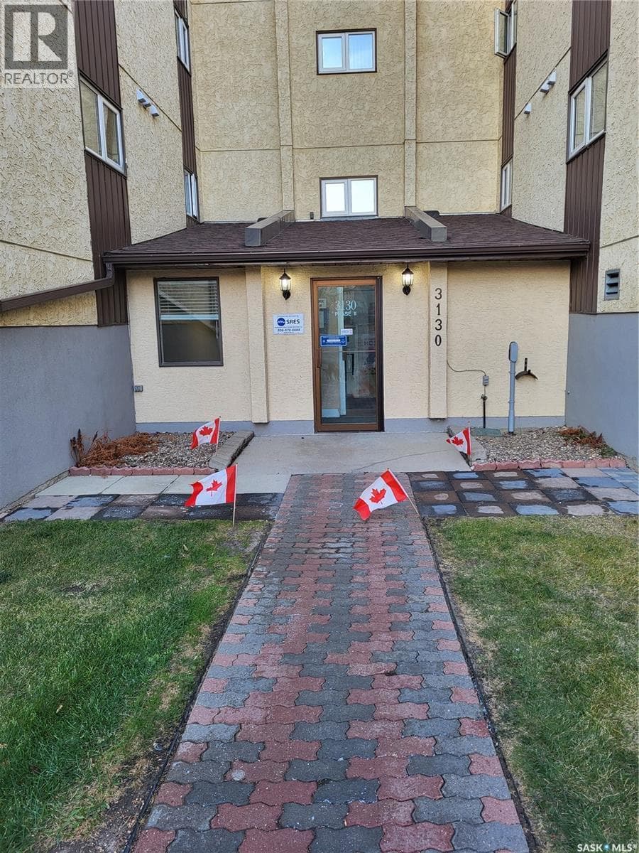 106 3130 Louise STREET — photo 2