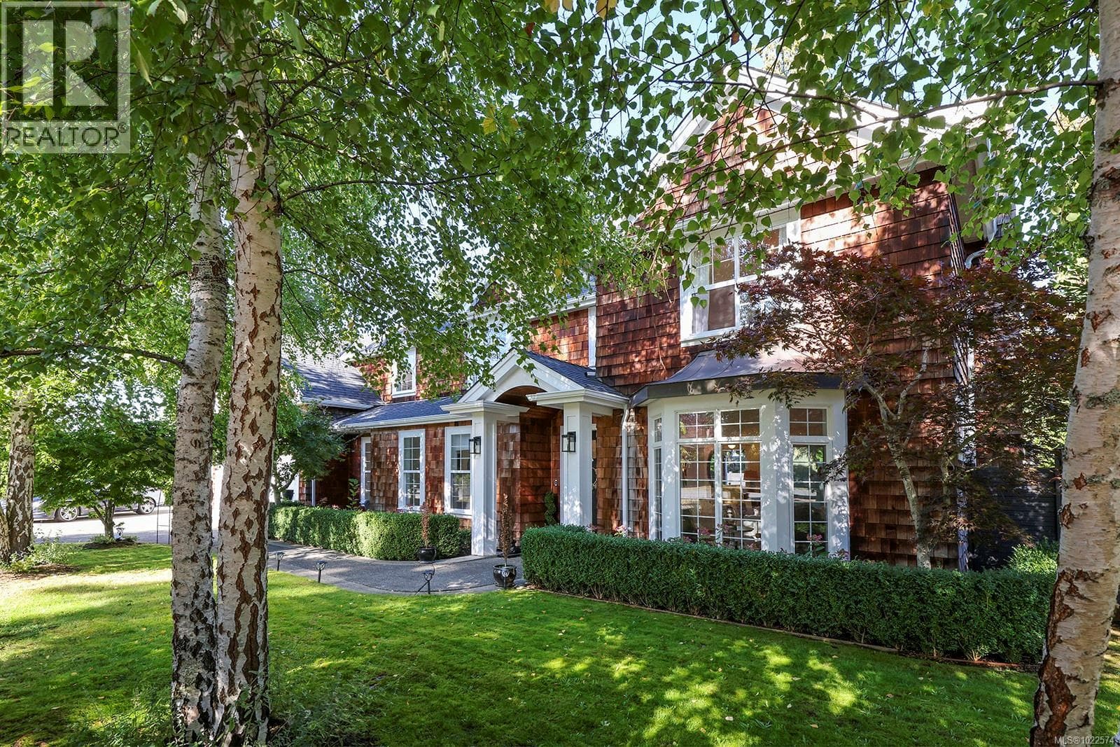 3 bed 3 bath single family at 563 Eaglecrest Dr — $1,799,000