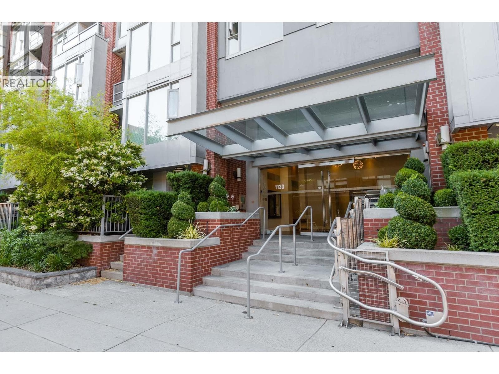 701 1133 HOMER STREET photo 2