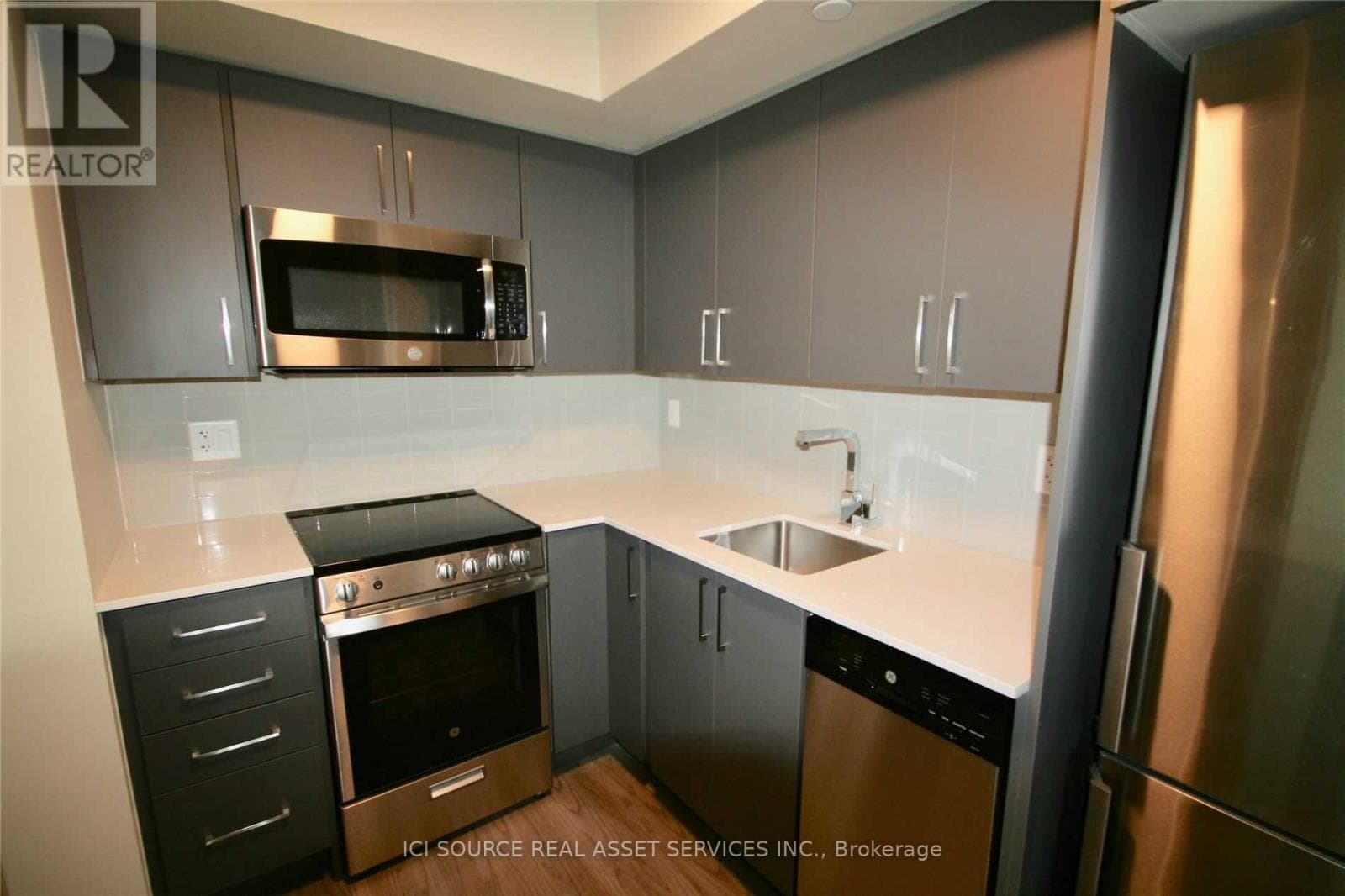 326 - 38 MONTE KWINTER COURT photo 5