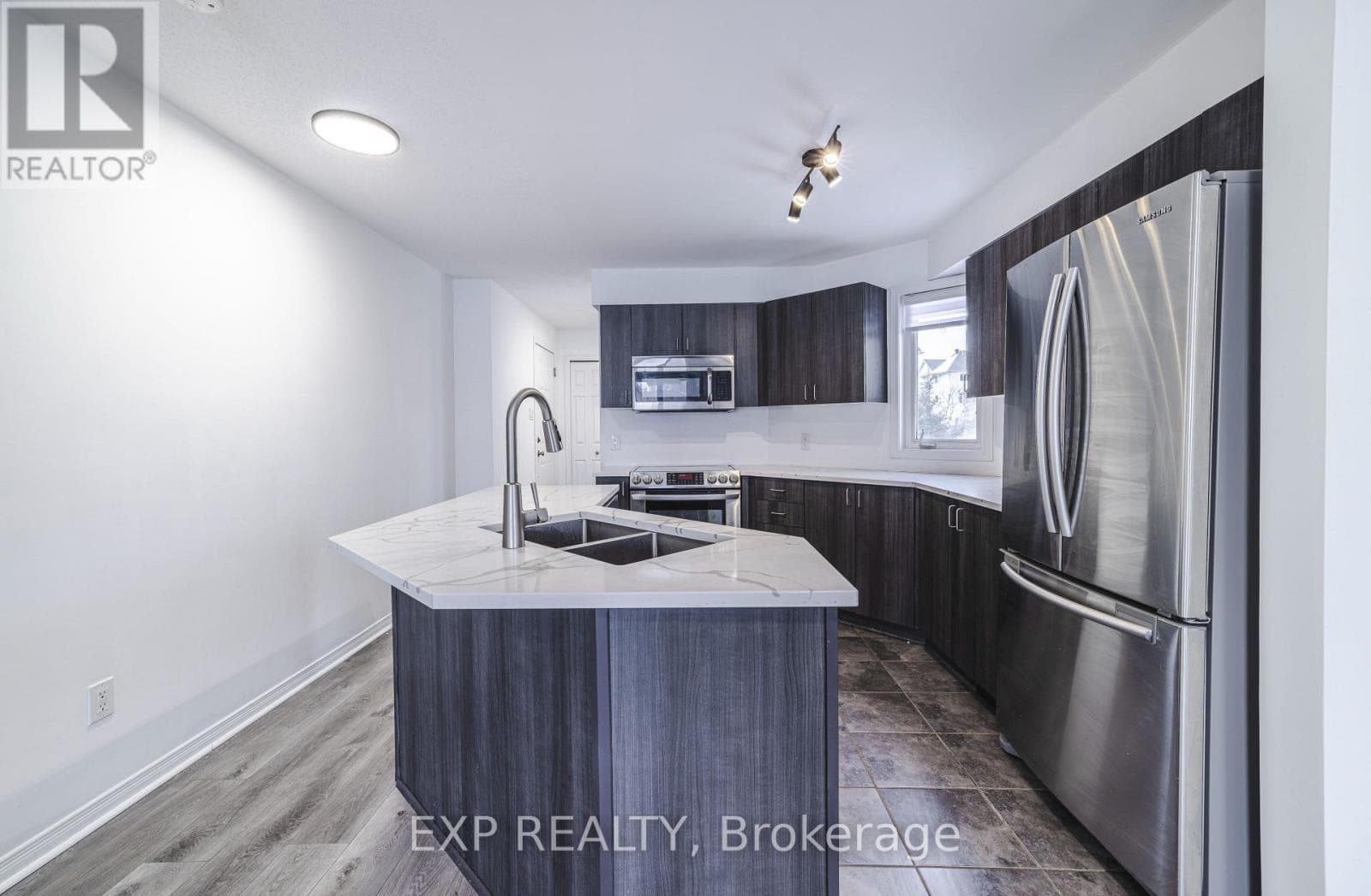 247 FIR LANE photo 5