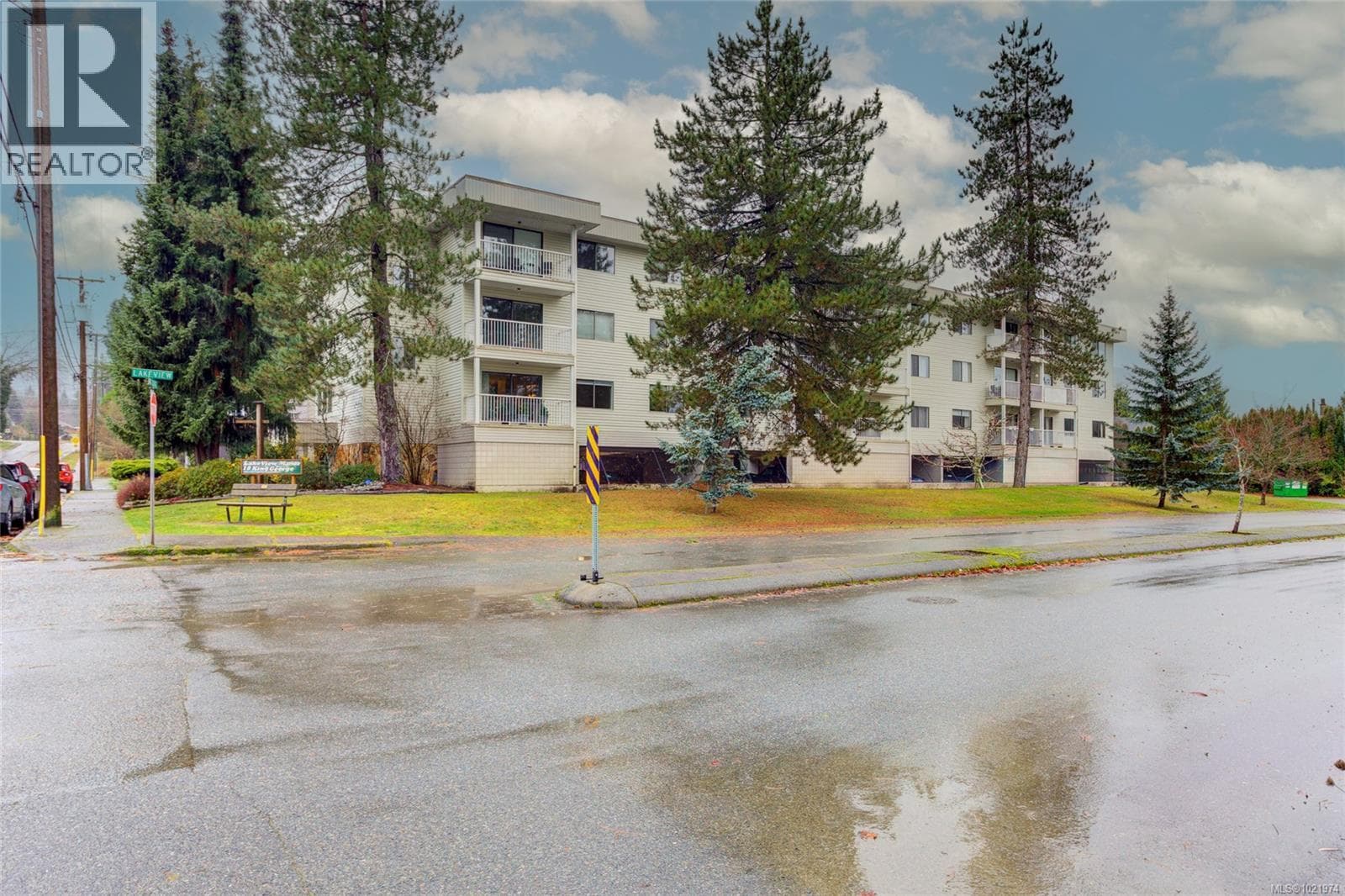 1 bed 1 bath single family at 206 18 King George St — $229,900