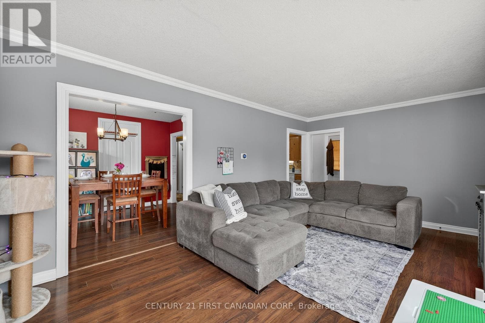 204 BURNSIDE DRIVE photo 5
