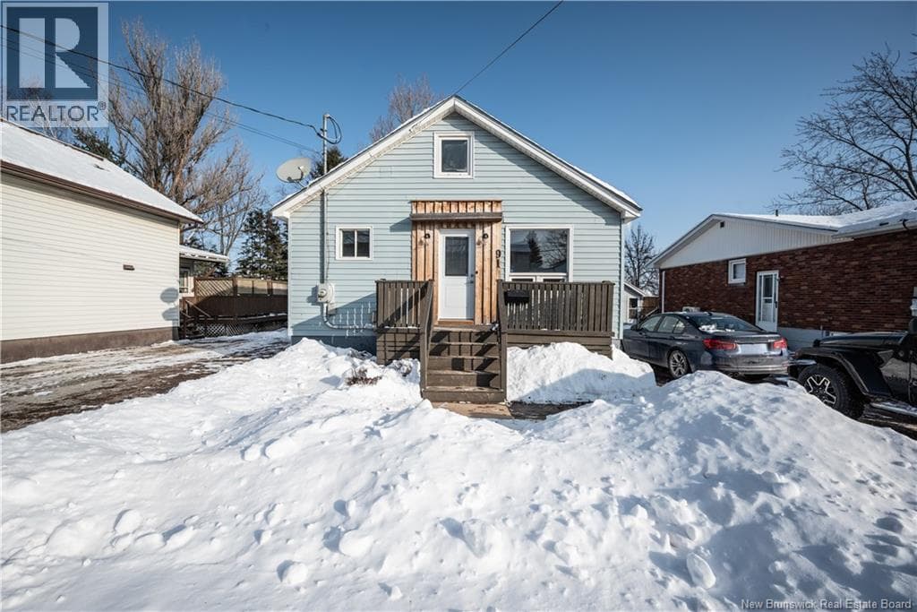 2 bed 1 bath single family at 91 Purdy Avenue — $269,900