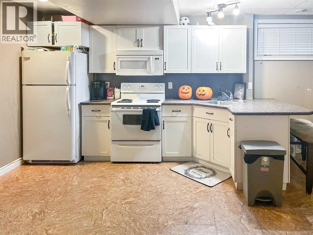 5318 54 Street — photo 5