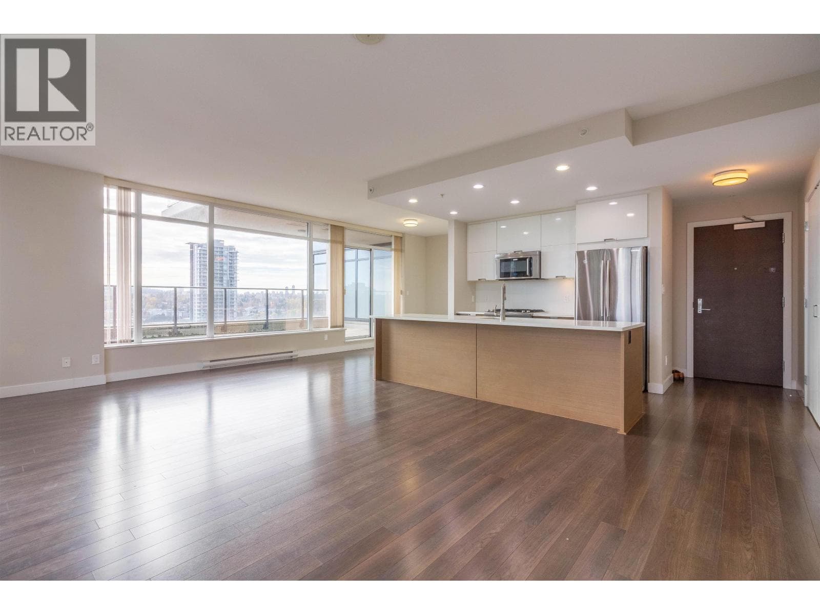 2302 2077 ROSSER AVENUE photo 3