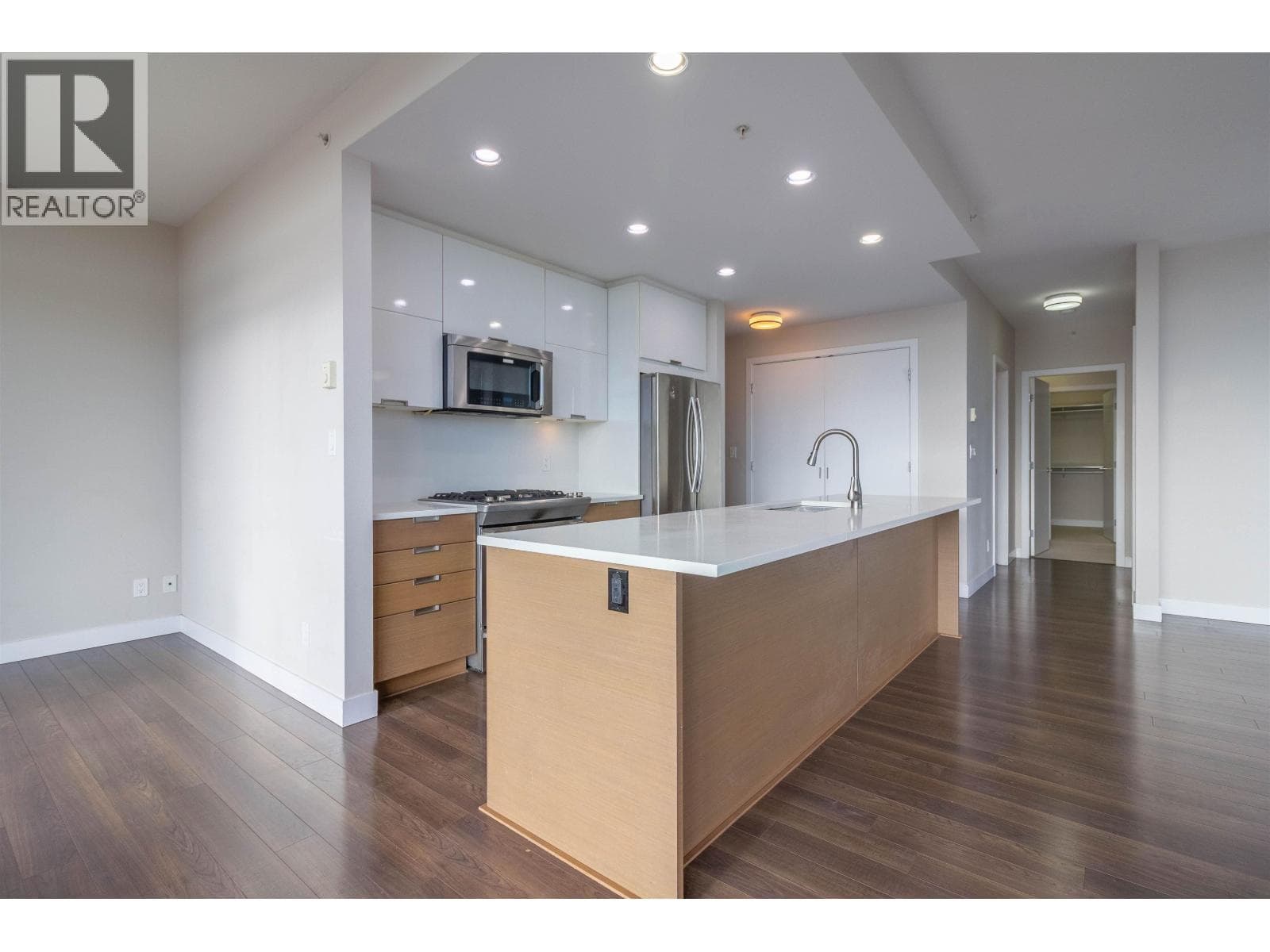 2302 2077 ROSSER AVENUE photo 5
