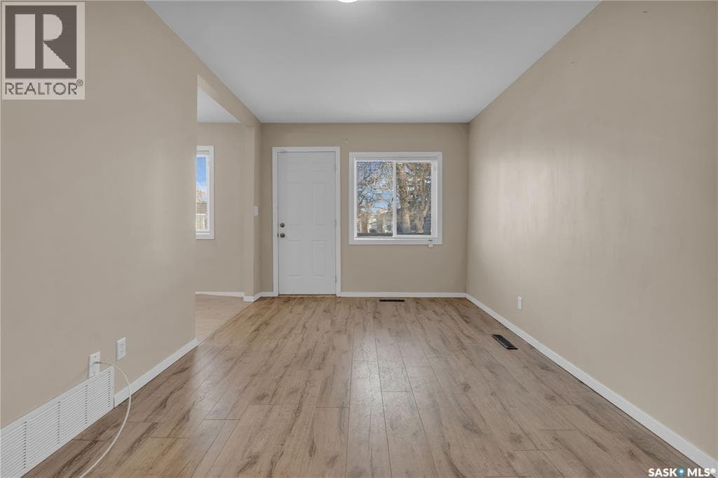 760 Rae STREET — photo 4