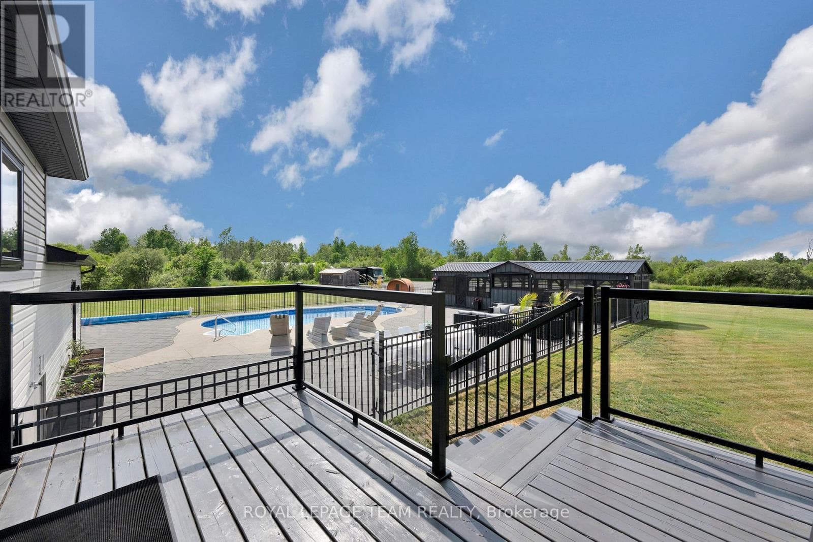 883 CRAIG ROAD photo 4