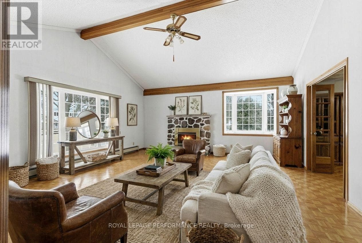 166 MCCORMICK ROAD photo 4
