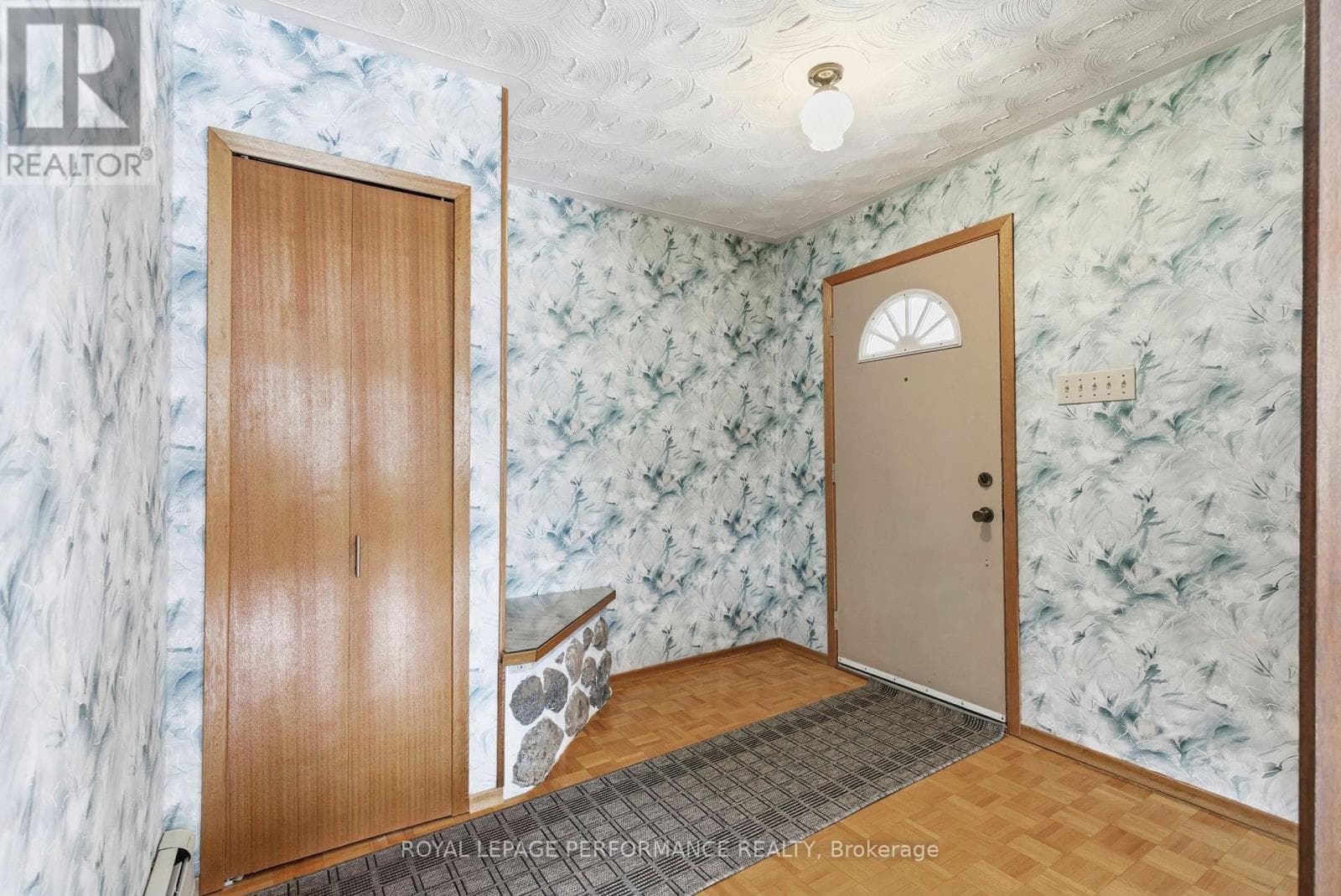 166 MCCORMICK ROAD photo 5