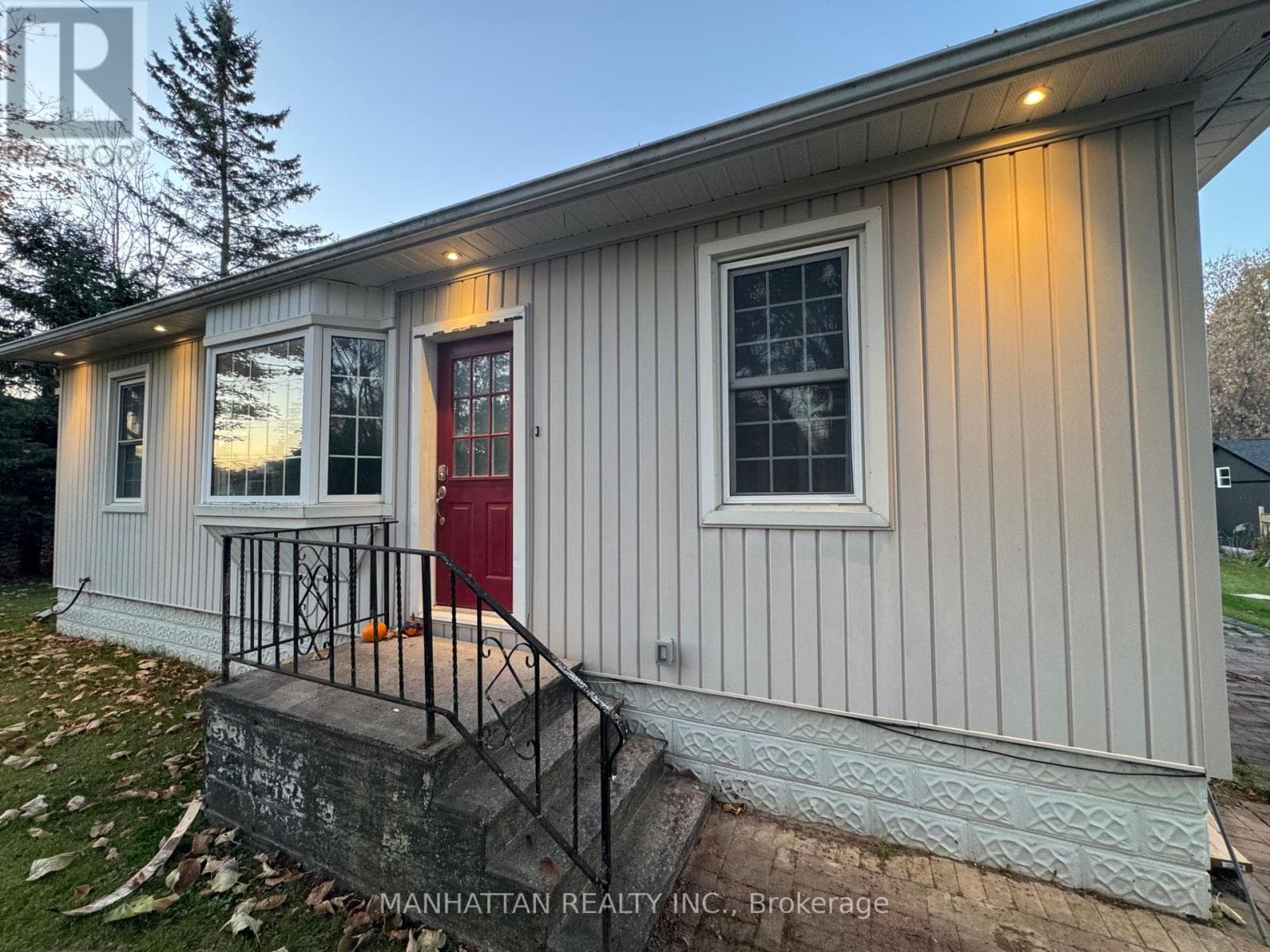 10 VICTOR DRIVE photo 2