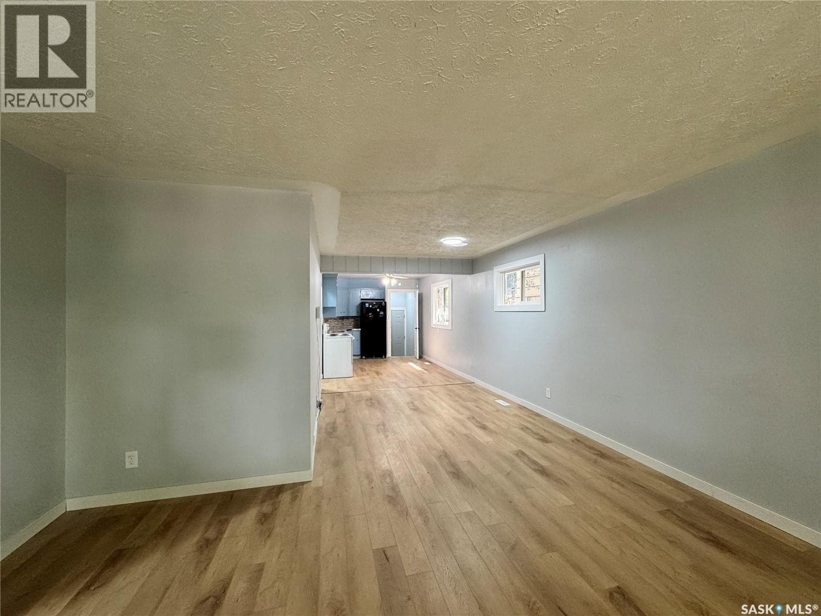 1157 Cameron STREET photo 4