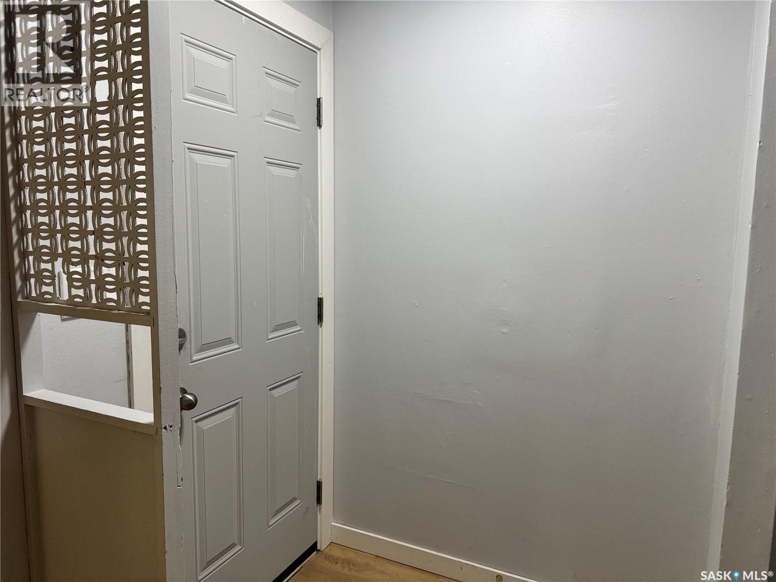 1157 Cameron STREET photo 2