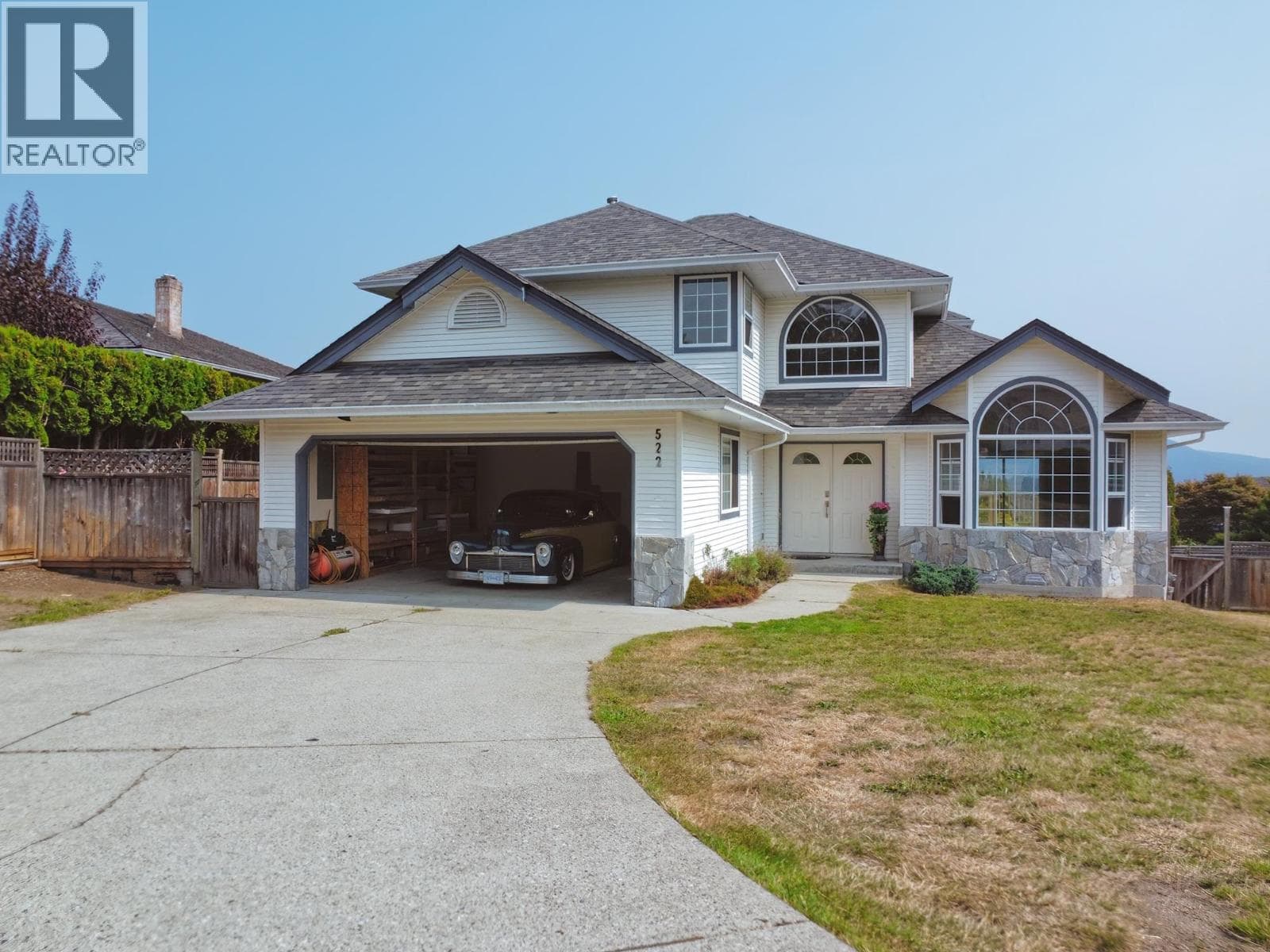 3 bed 3 bath single family at 522 EAGLECREST DRIVE — $1,025,000