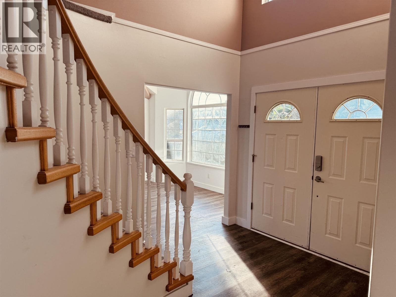 522 EAGLECREST DRIVE photo 4