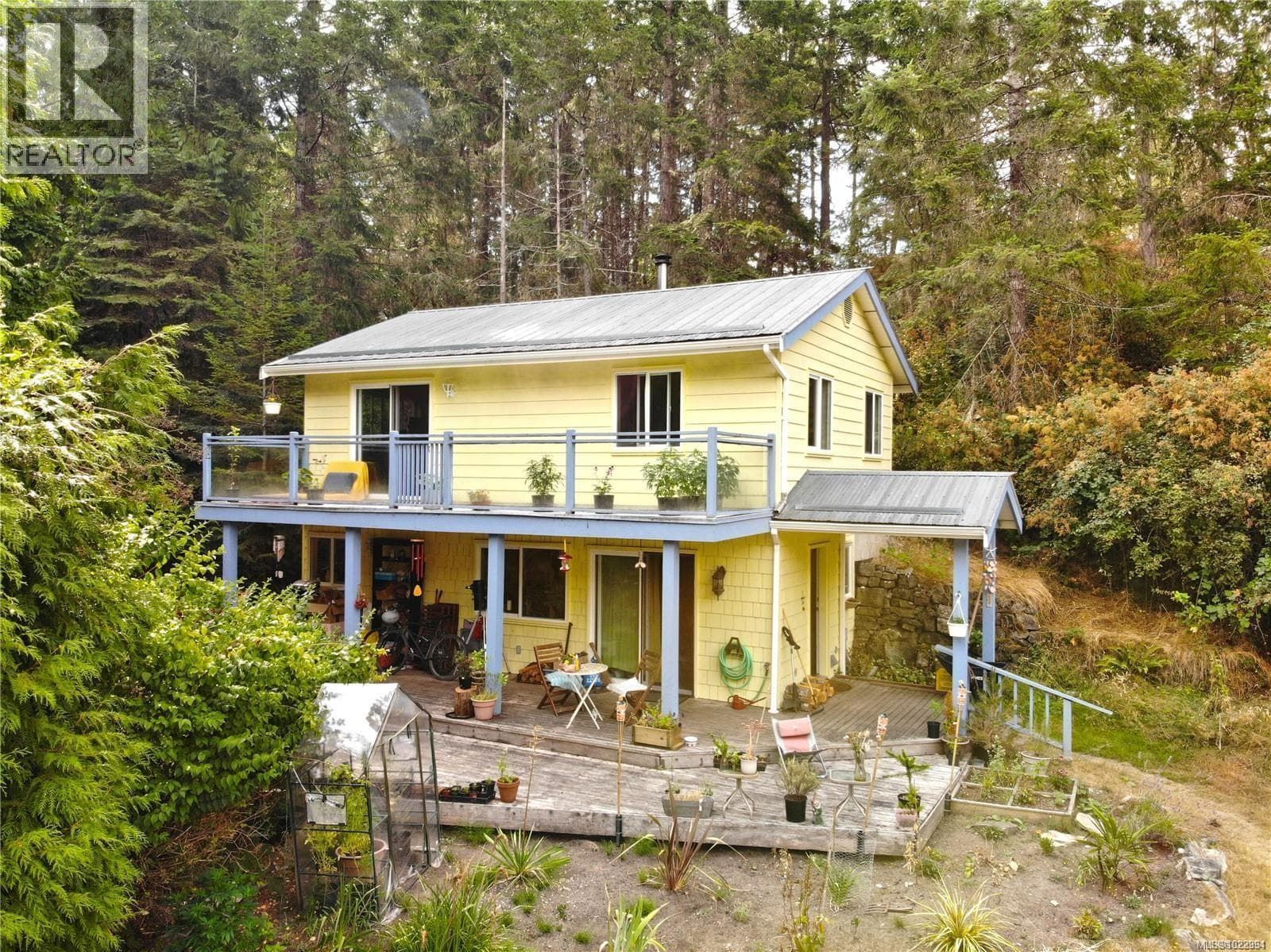 2 bed 2 bath single family at 121 Whims Rd — $799,900