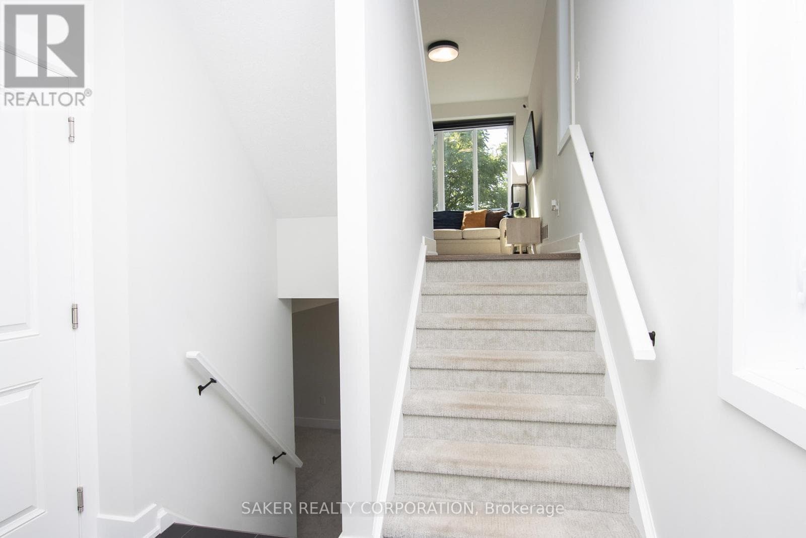 30 - 601 LIONS PARK DRIVE photo 5