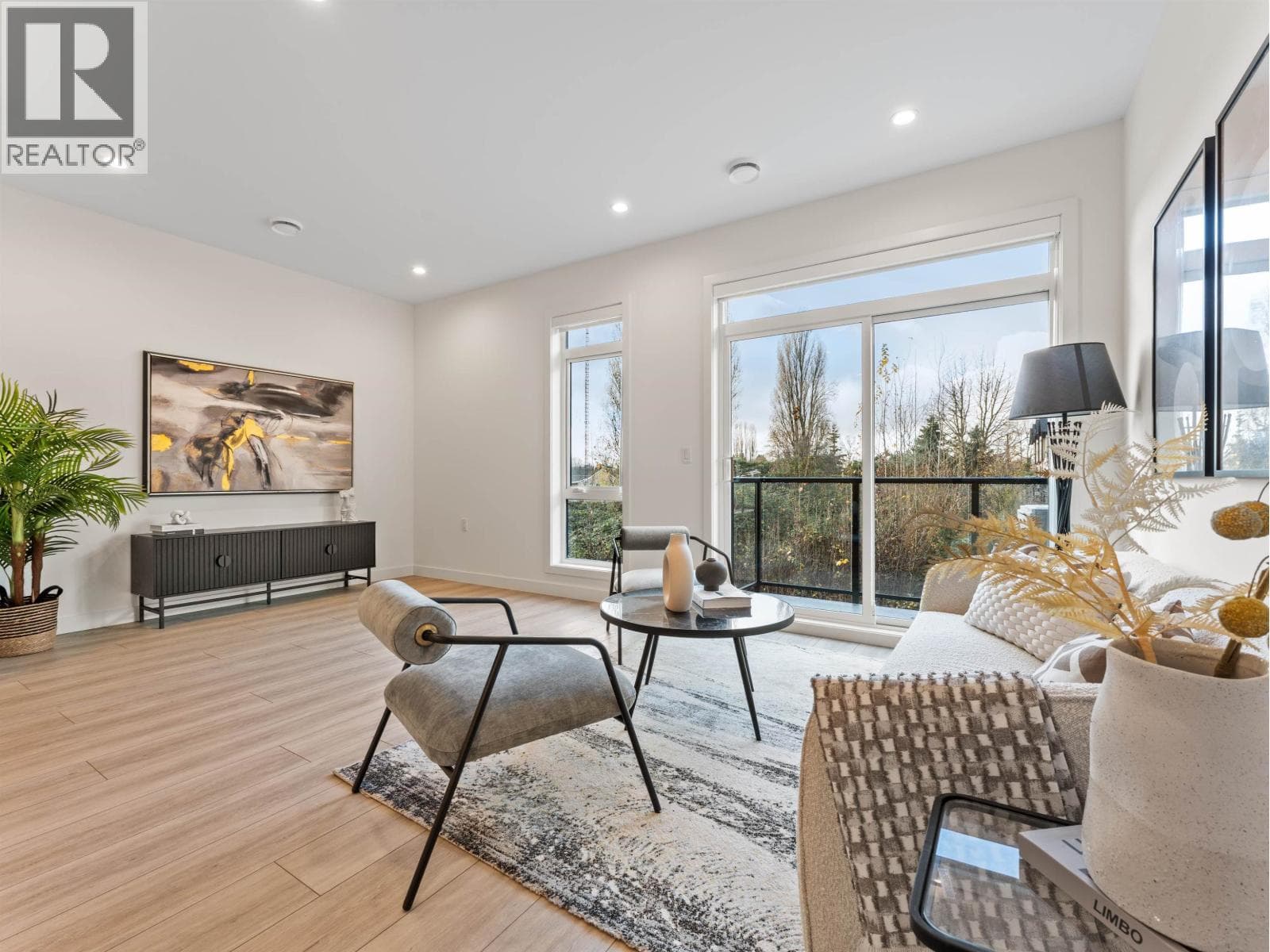 21 4337 BOUNDARY ROAD photo 4