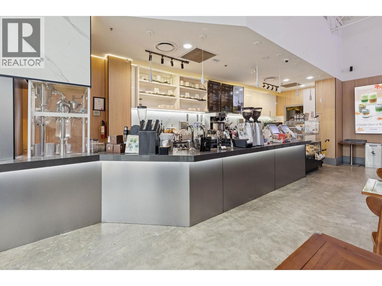 521 W BROADWAY photo 3