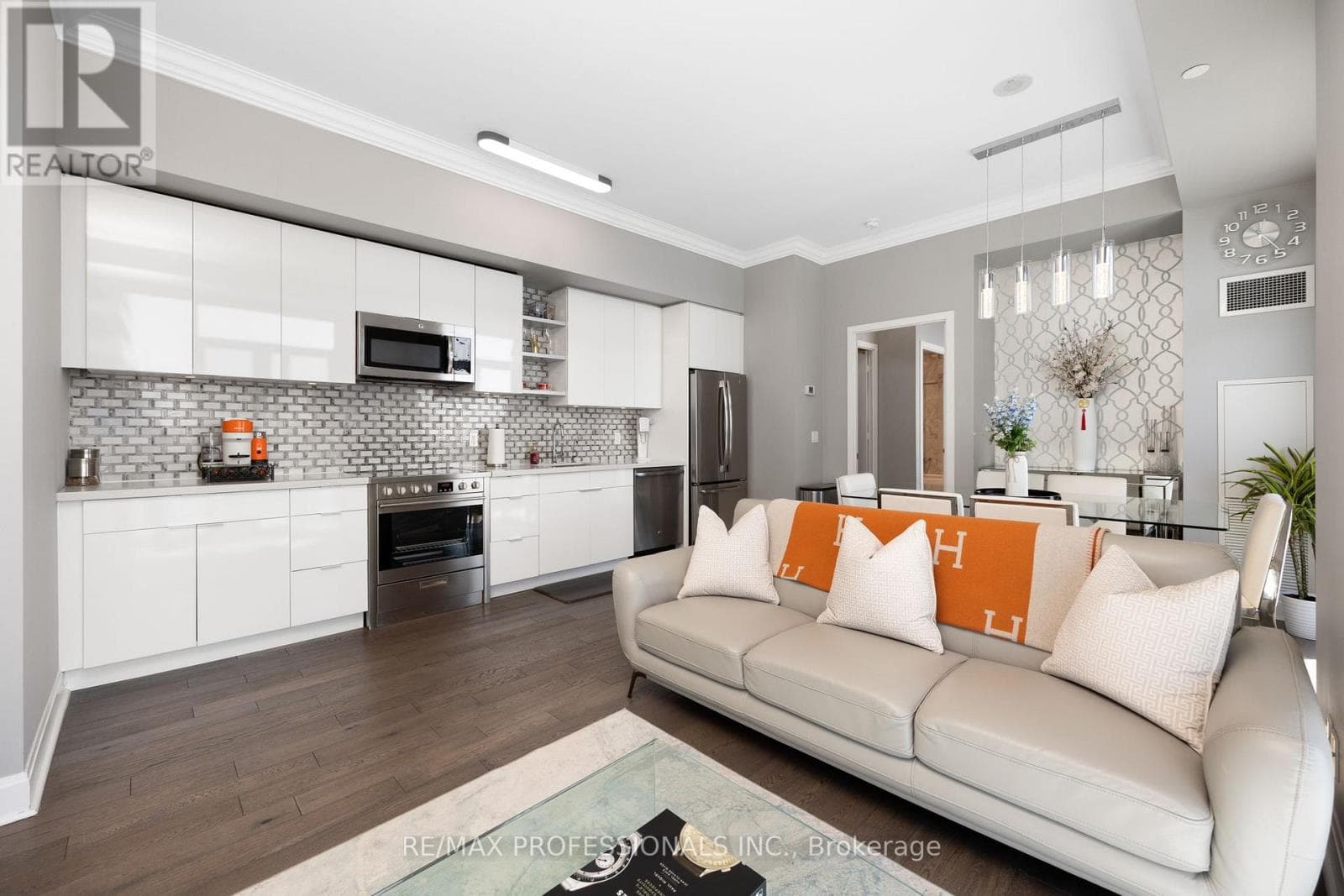 LPH3501 - 33 SHORE BREEZE DRIVE photo 2