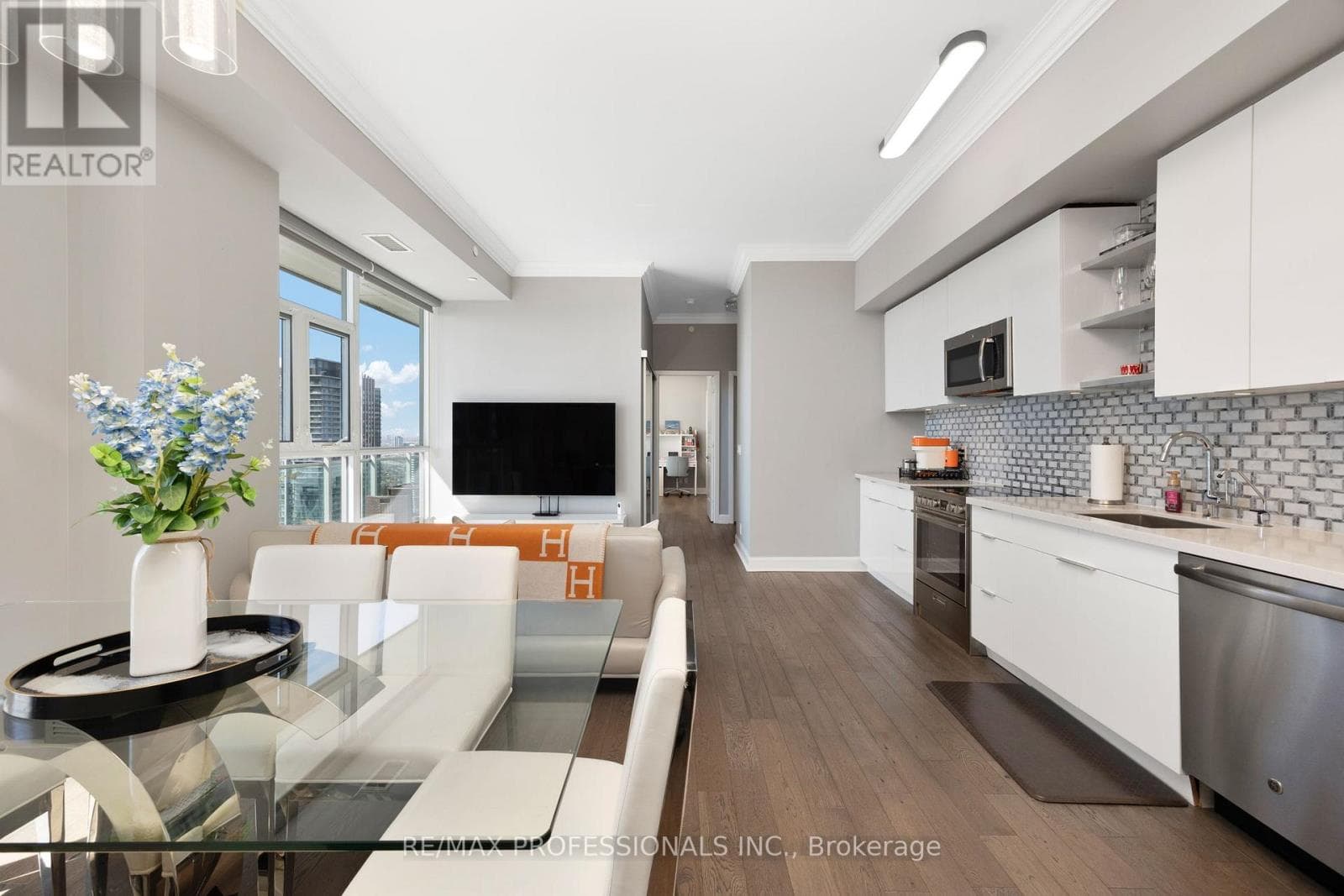 LPH3501 - 33 SHORE BREEZE DRIVE photo 3