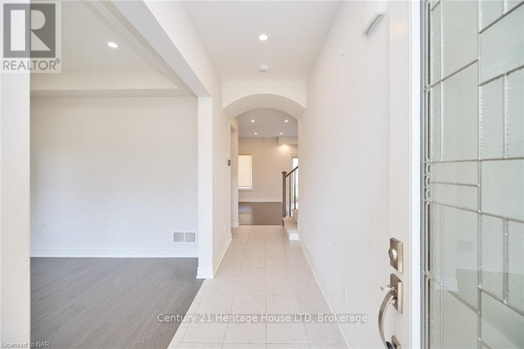 14 OVERHOLT DRIVE photo 5