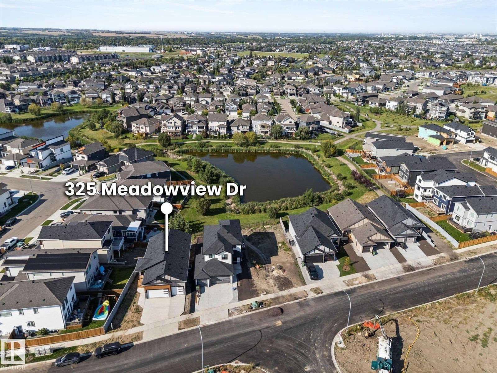 325 MEADOWVIEW DR — photo 2
