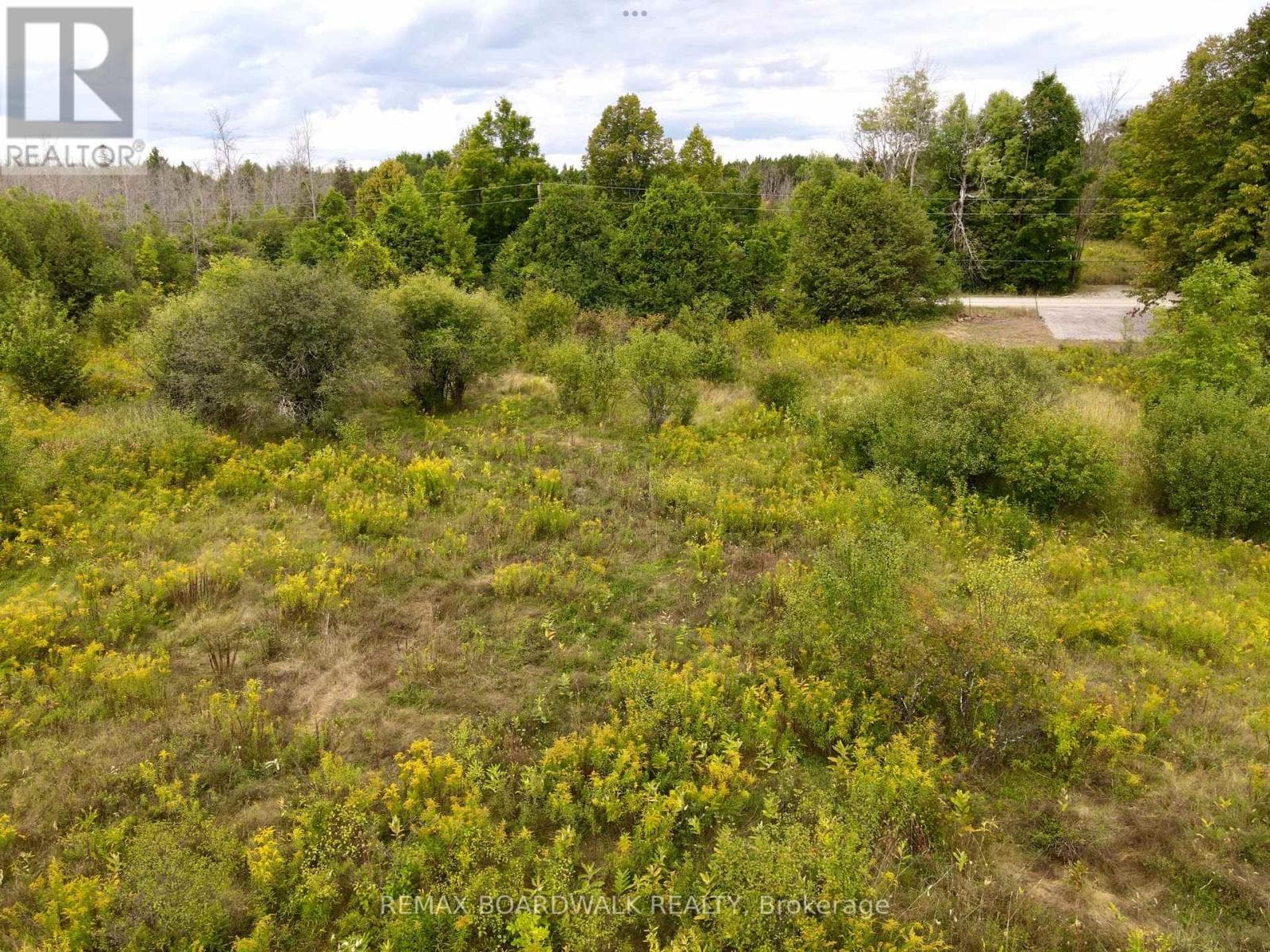 390 FORD ROAD photo 3