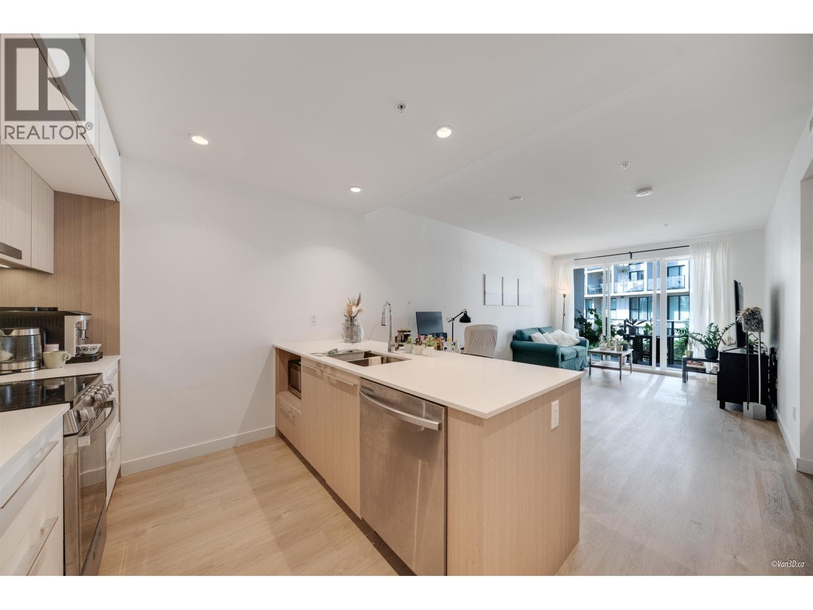 202 9580 TOWER ROAD photo 5