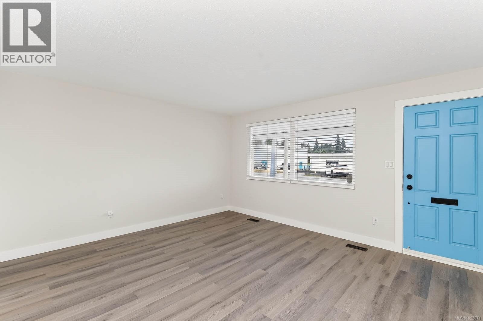 4575 Arrowsmith Rd photo 3