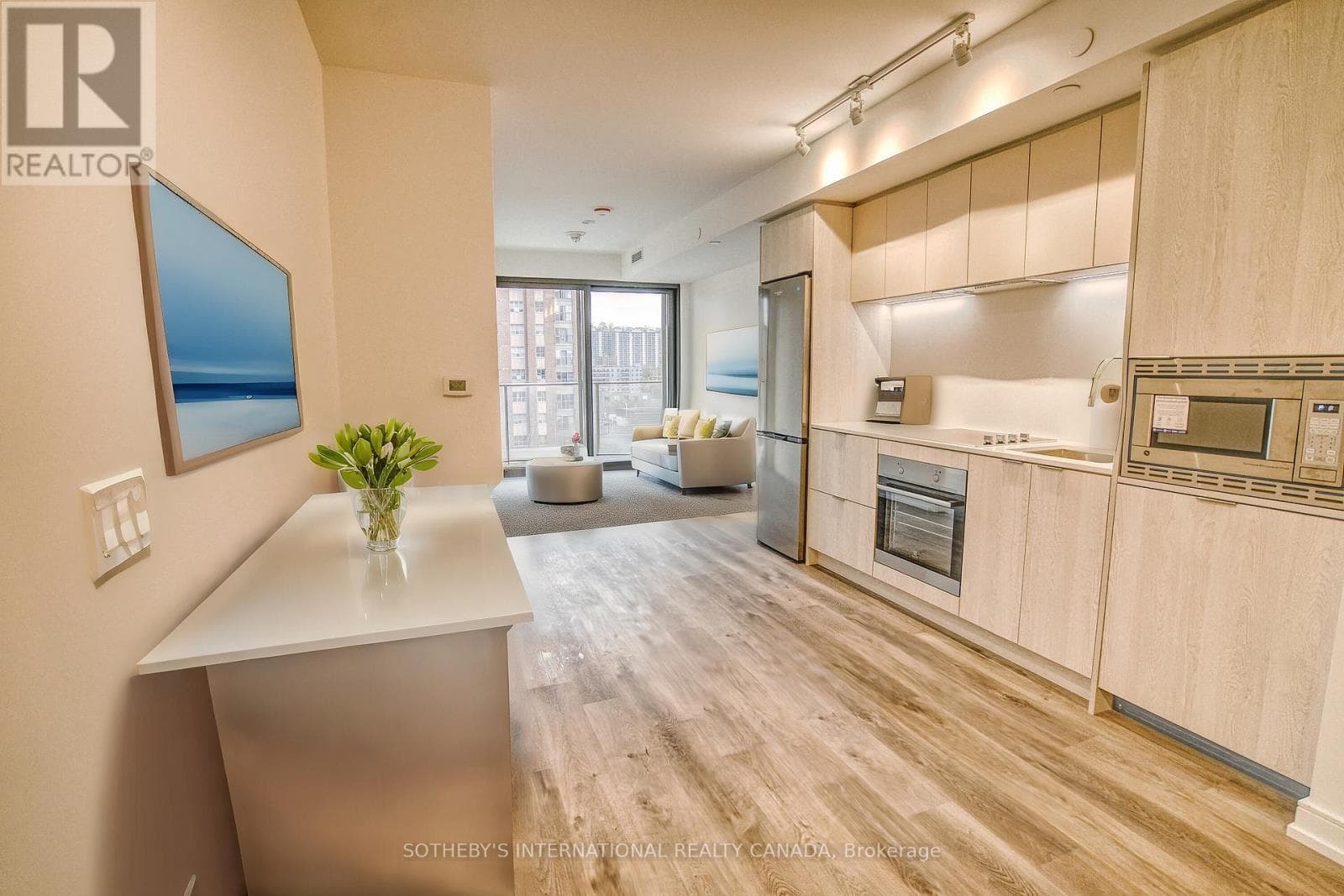 805 - 1 JARVIS STREET photo 3