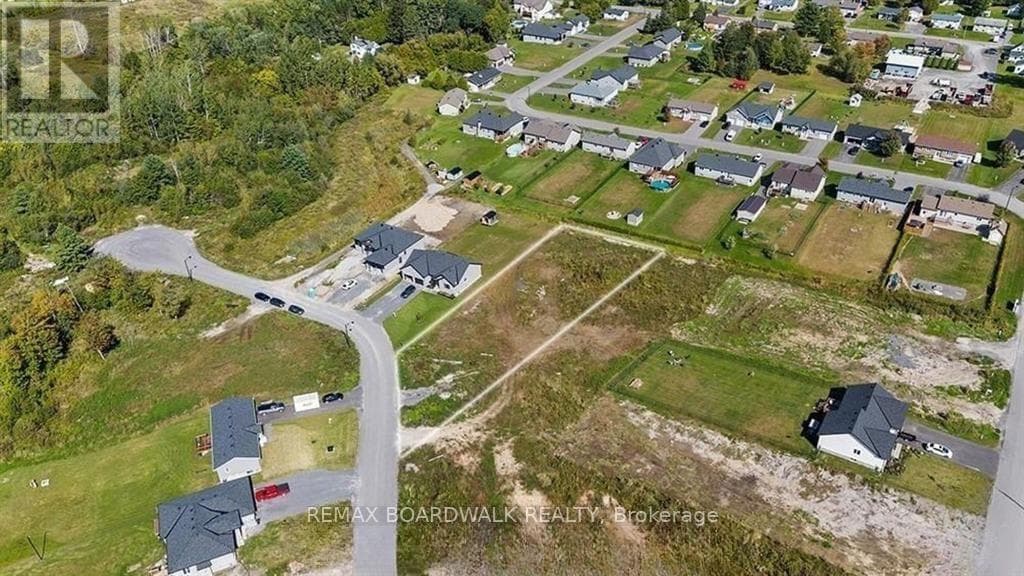 289 ROXANNE STREET photo 2