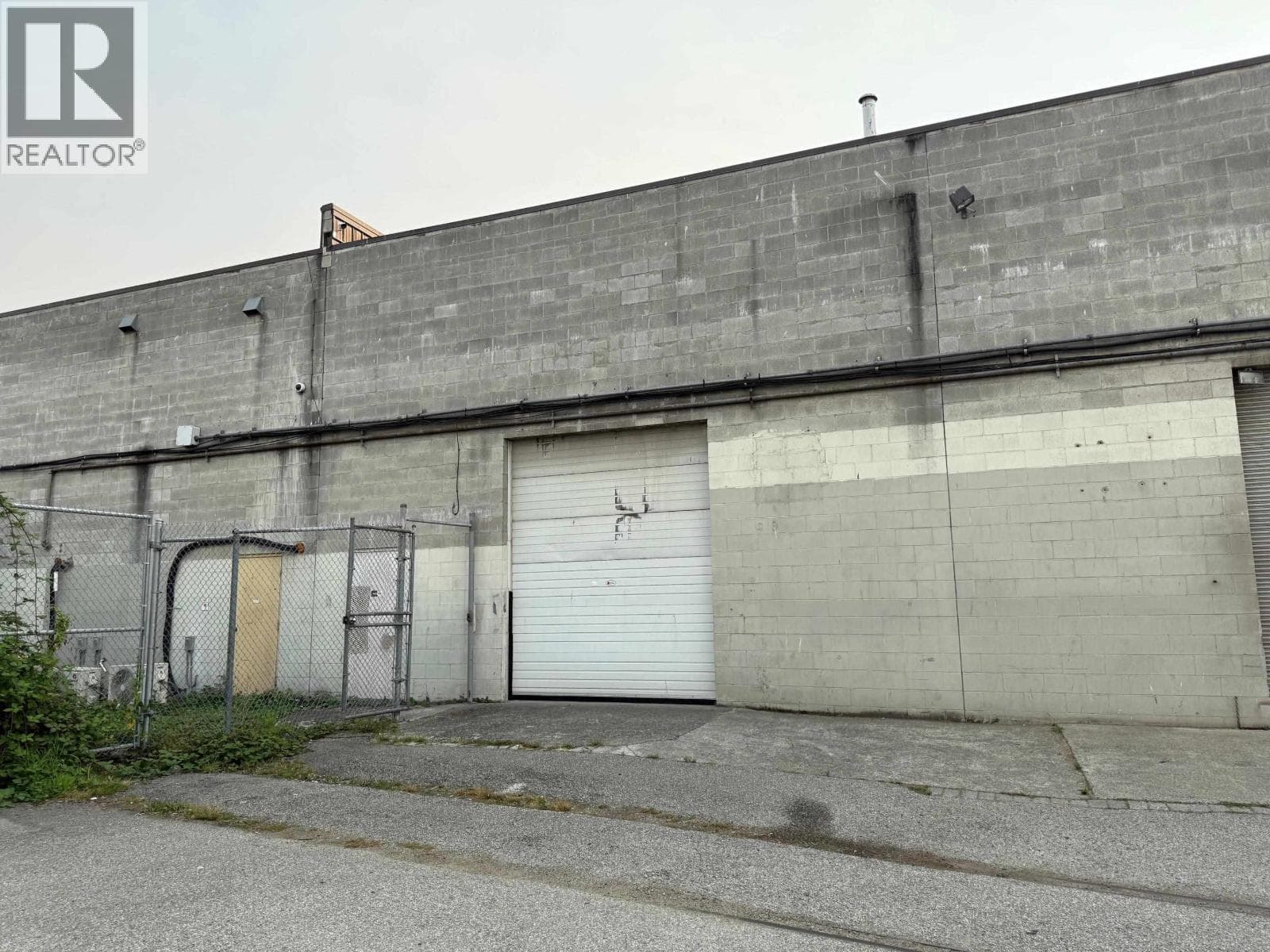 306 8495 ONTARIO STREET photo 2
